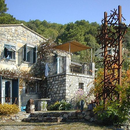 Cottage La Casa Del Pittore Reggimonti Eksteriør bilde