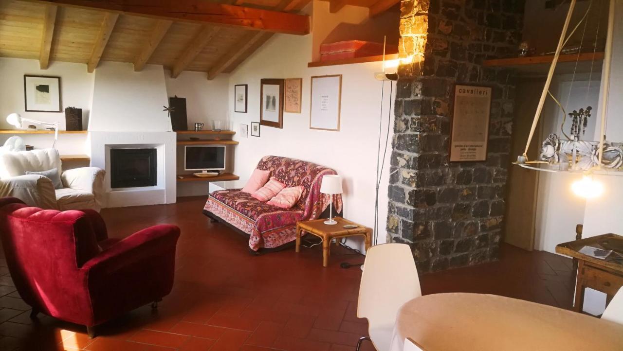 Cottage La Casa Del Pittore Reggimonti Eksteriør bilde