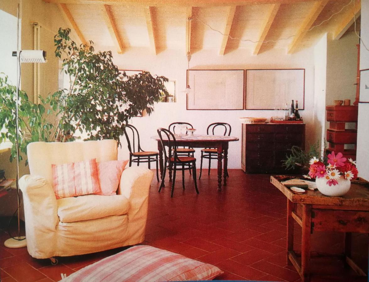 Cottage La Casa Del Pittore Reggimonti Eksteriør bilde
